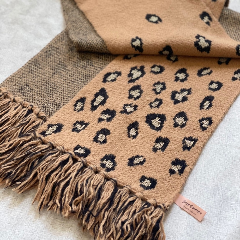 Juicy Couture Boutique Scarf